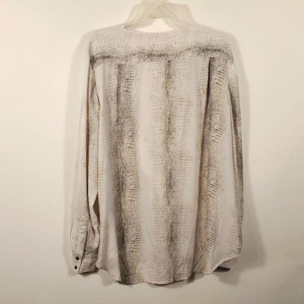 Kenar Size XL Python Snakeskin Print Blouse Top - Cream/Neutral Color - Picture 13 of 15